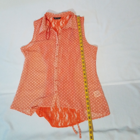 Beautiful sleeveless woman's blouse! - Picture 6 of 7